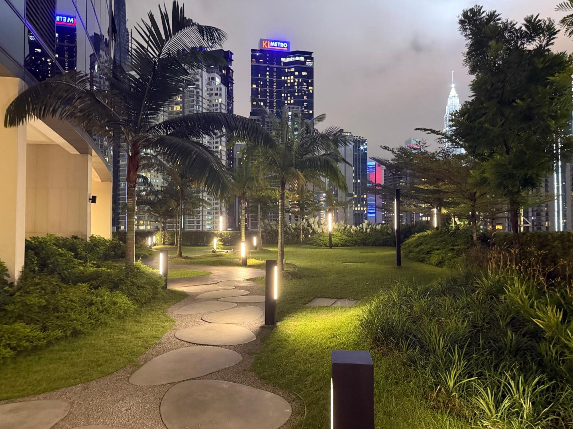 Pangsapuri Eaton Residences Klcc By Armanee