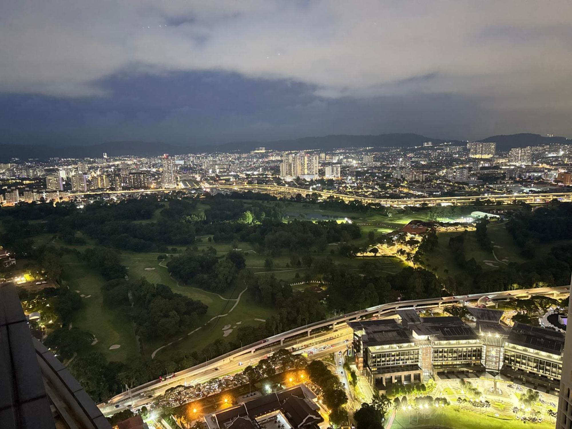 Pangsapuri Eaton Residences Klcc By Armanee Kuala Lumpur