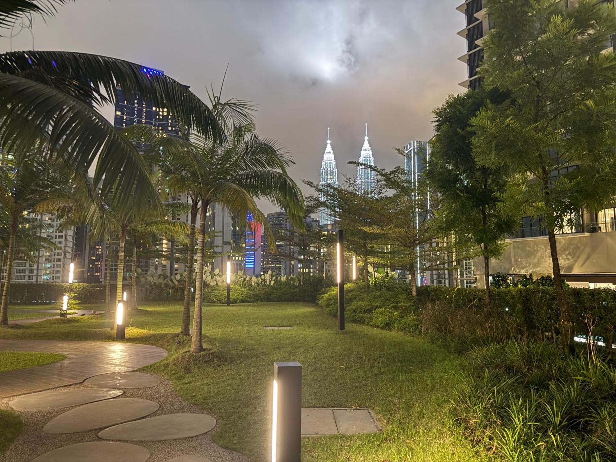 Pangsapuri Eaton Residences Klcc By Armanee Kuala Lumpur