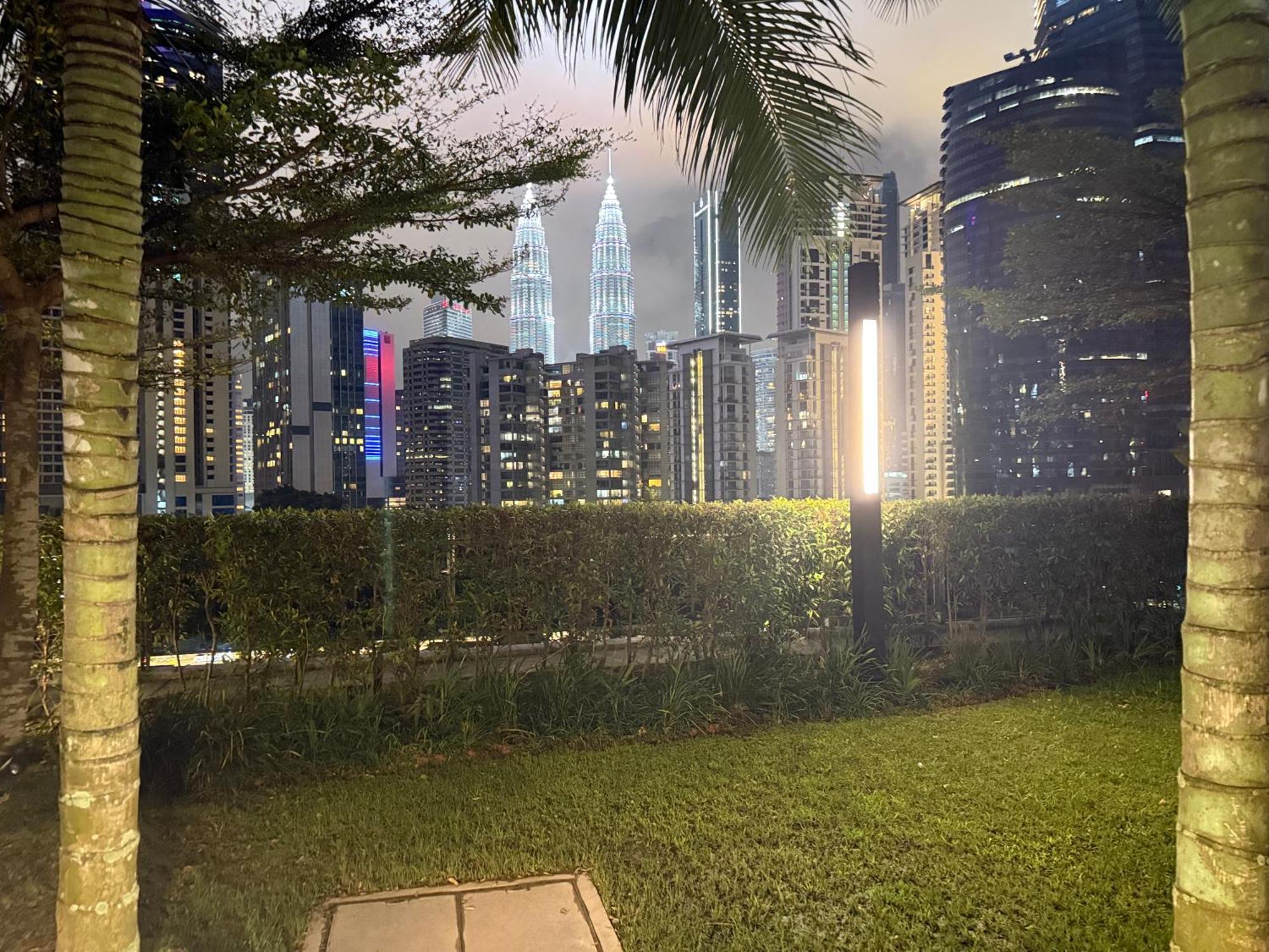Eaton Residences Klcc By Armanee Pangsapuri
