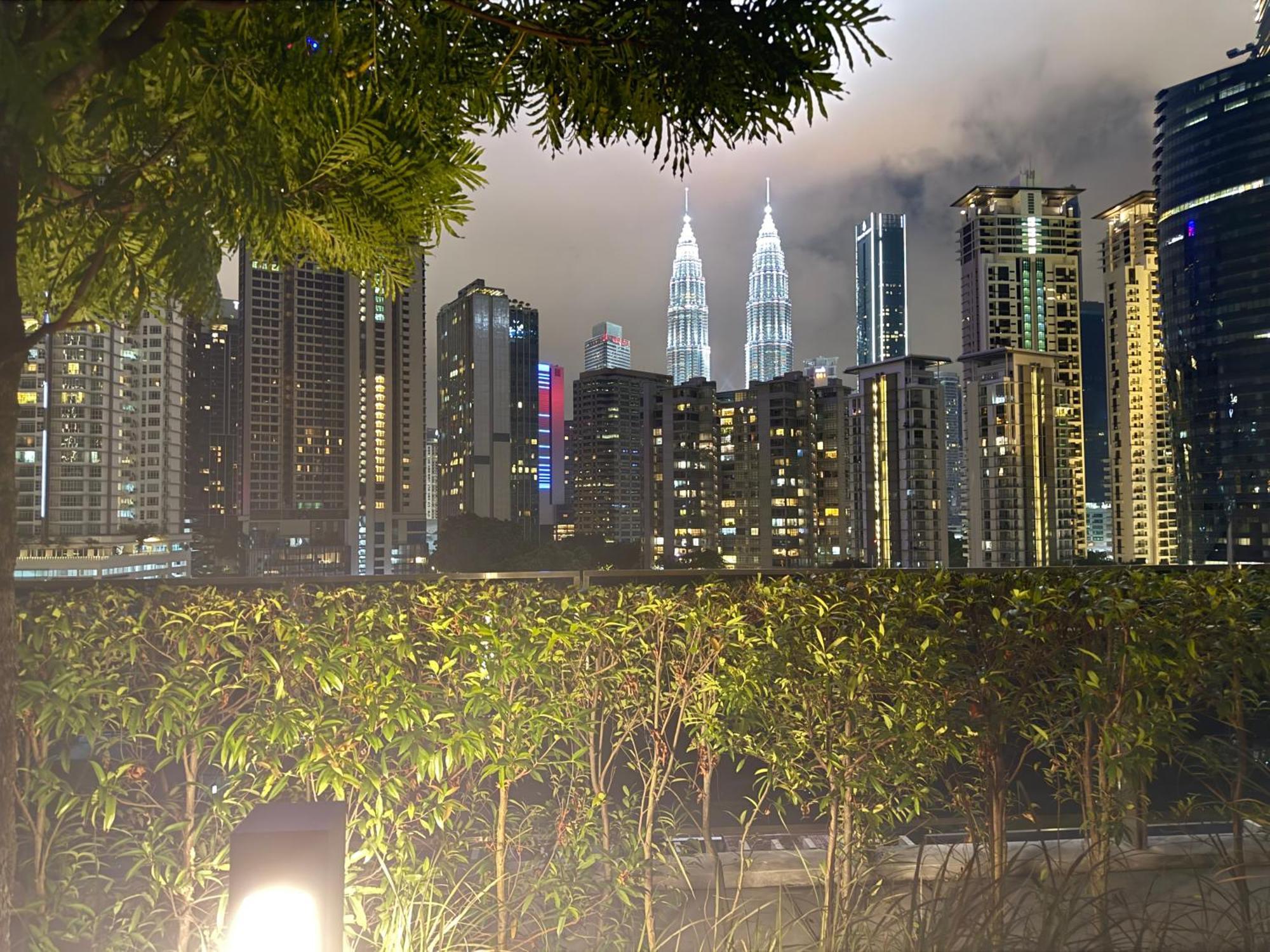 Eaton Residences Klcc By Armanee Pangsapuri