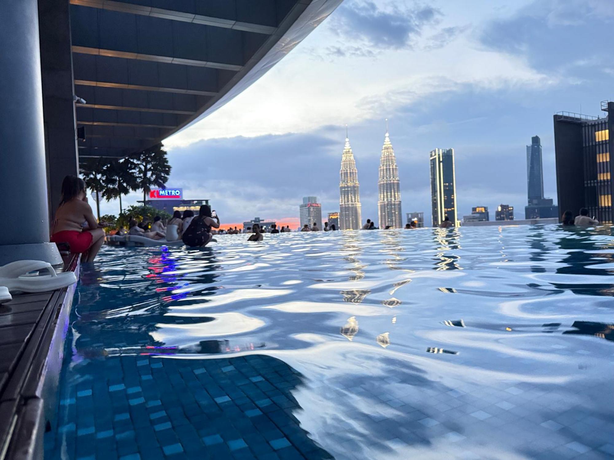 Eaton Residences Klcc By Armanee Pangsapuri *