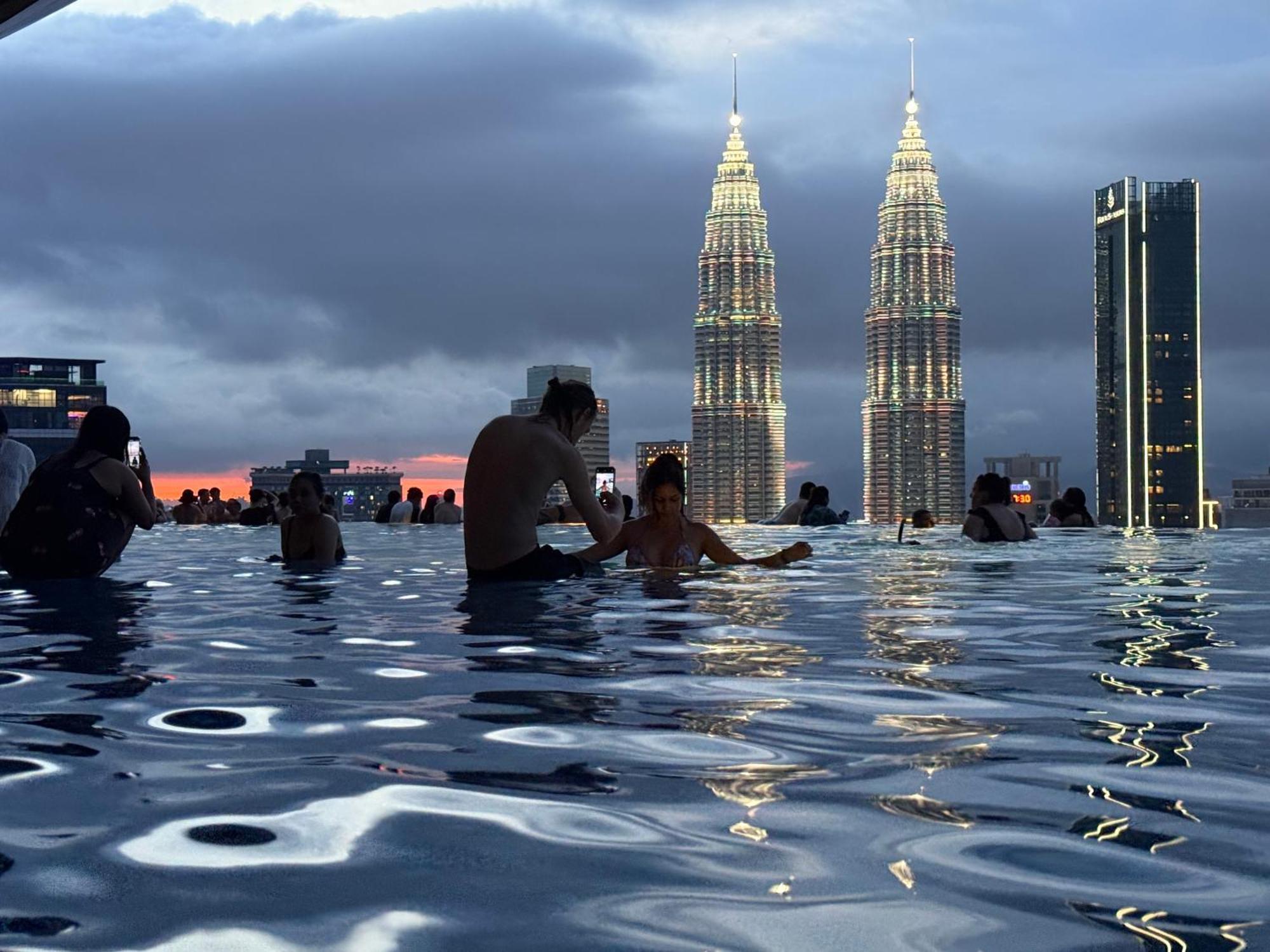 Pangsapuri Eaton Residences Klcc By Armanee *
