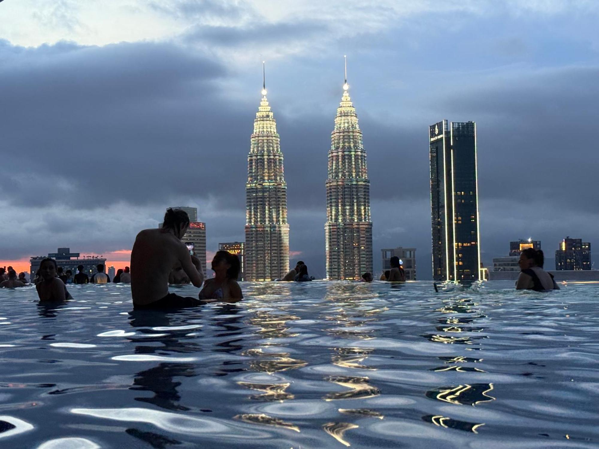 Pangsapuri Eaton Residences Klcc By Armanee